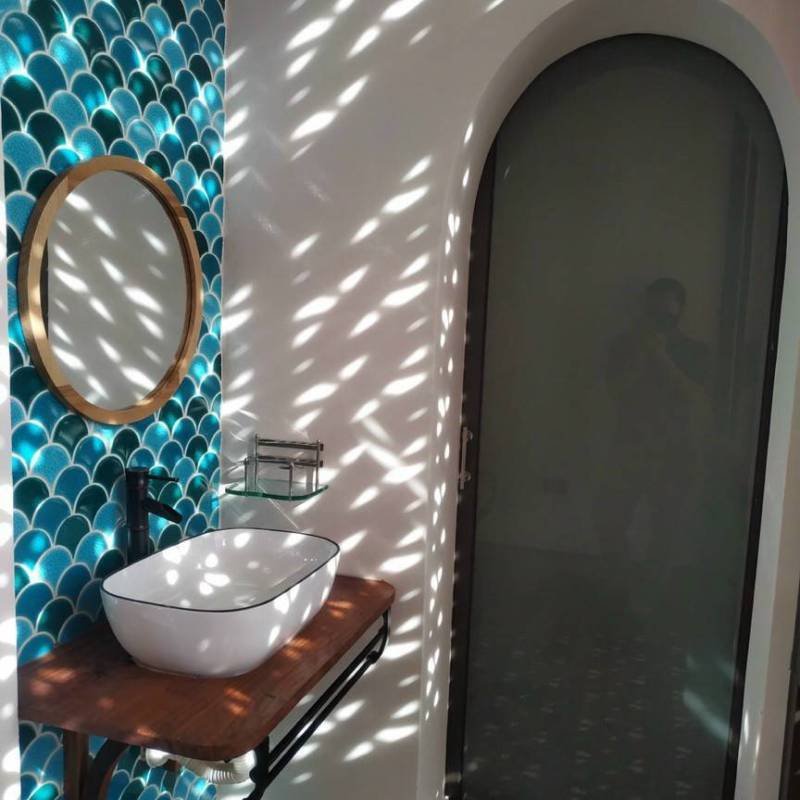 Gạch mosaic vảy cá men rạn mix màu 1 Gạch mosaic vảy cá men rạn mix màu 1